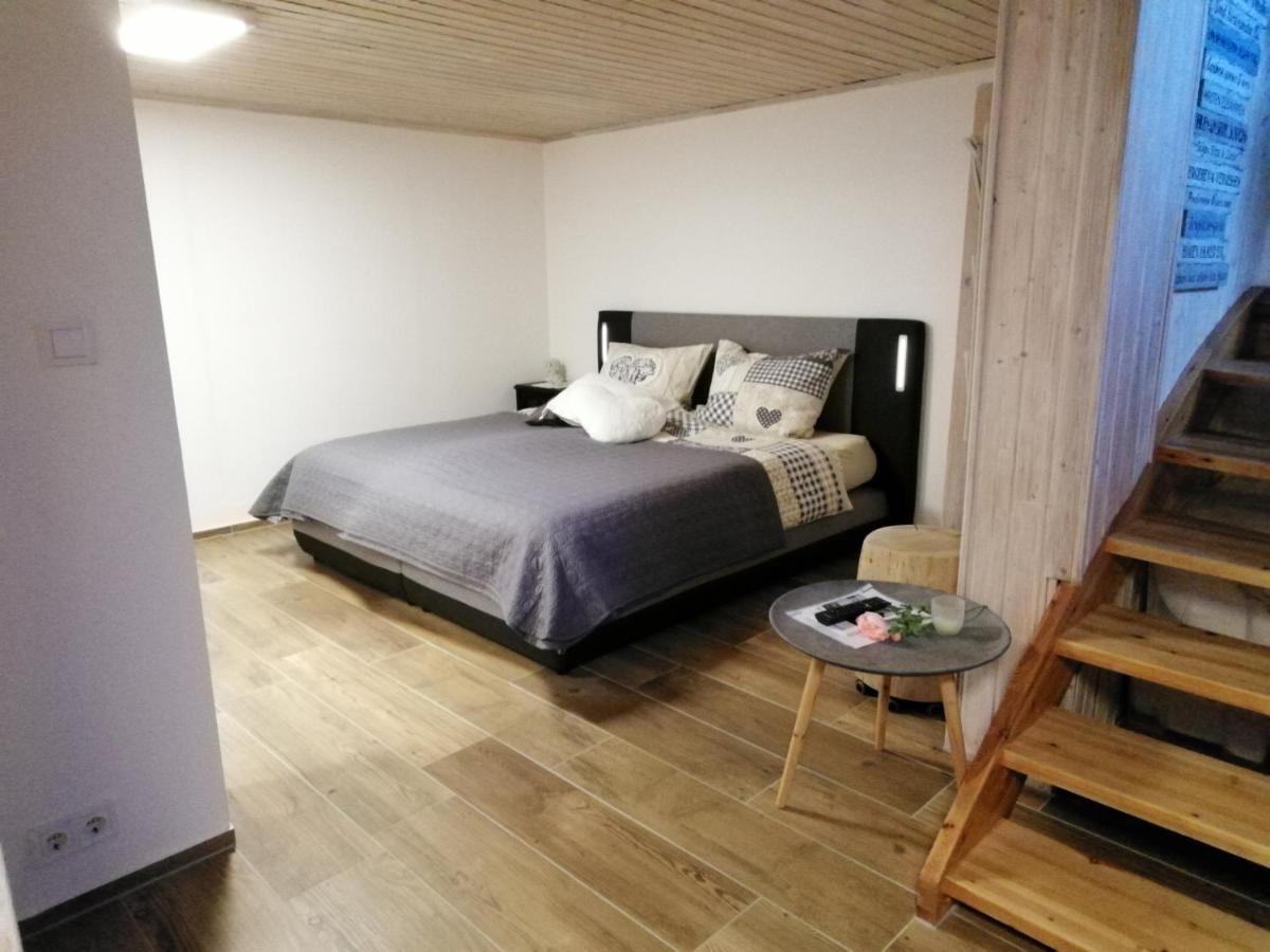 Ferienwohnung Blockhaus Juka Vinningen Bagian luar foto